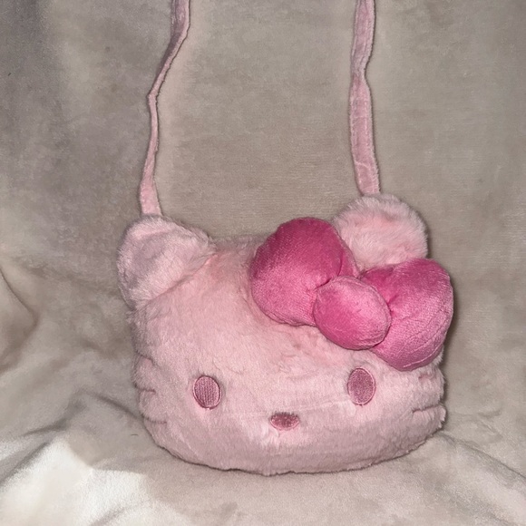 Hello Kitty Purse - Picture 8 of 8